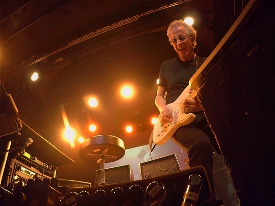 Une icône de la guitare s’amène dans la région 