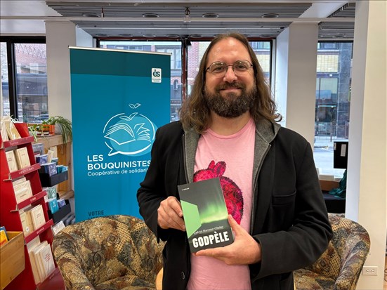 Un roman écrit dans une langue qui n’existe pas encore