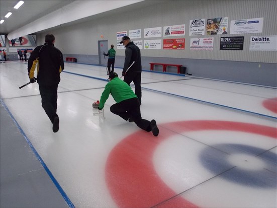Le Club de curling de Kénogami connaît un début de saison record 
