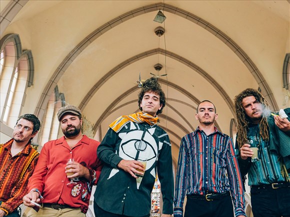 Orloge Simard performera en Chine 