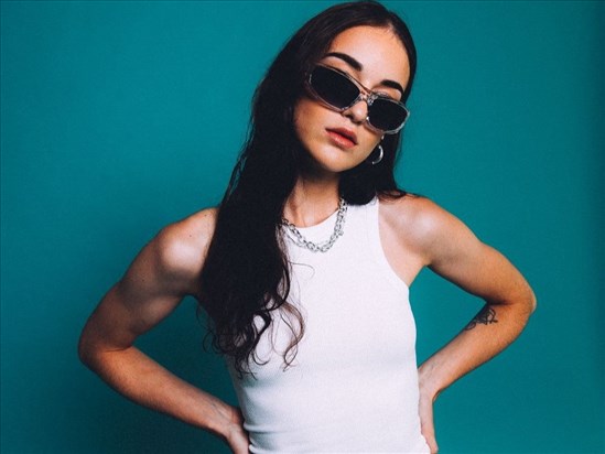 Un contrat de disque, un premier EP et des spectacles en vue 