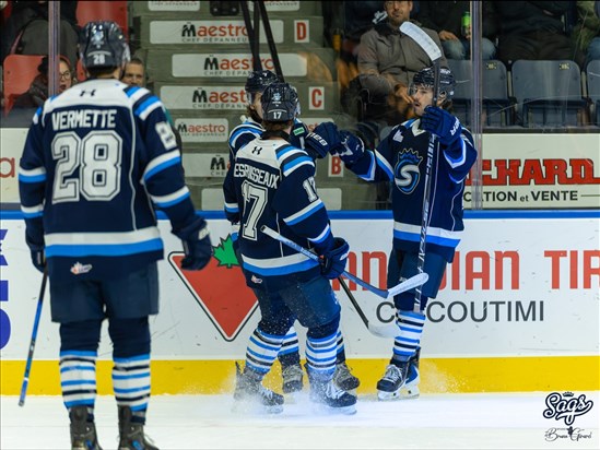 Les Saguenéens s’imposent 4-3 face aux Cataractes à Shawinigan