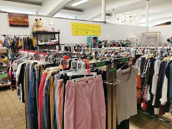 Deux comptoirs vestimentaires de Chicoutimi resteront ouverts