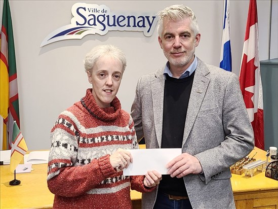 Loge m’entraide reçoit une aide financière du maire de Saguenay