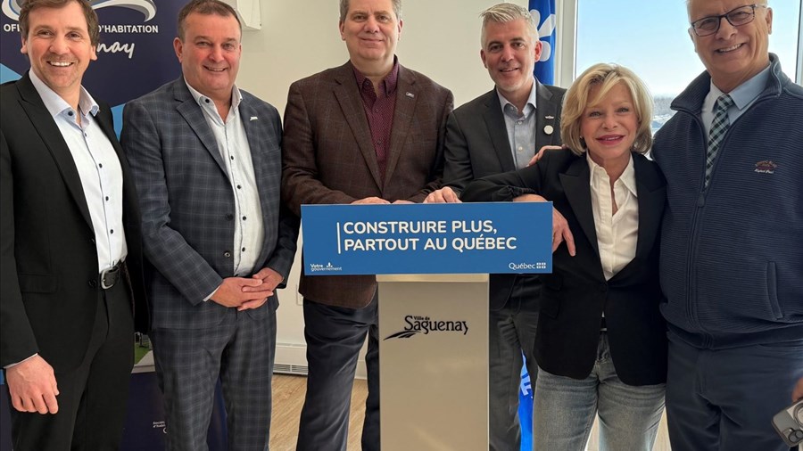 Québec inaugure un immeuble de 52 logements sociaux à Jonquière