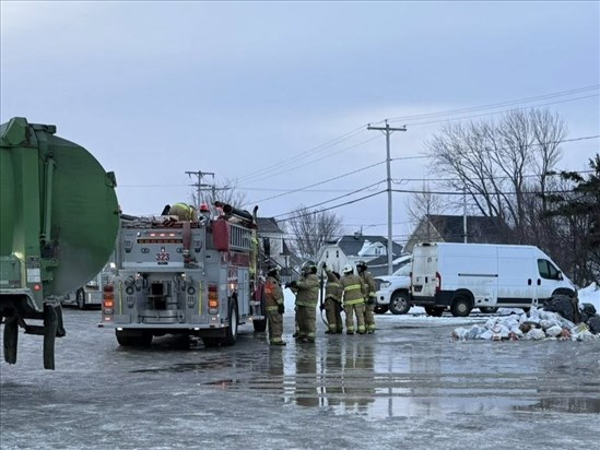 Des ordures prennent feu à Saint-Bruno