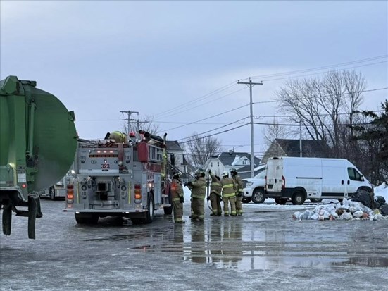 Des ordures prennent feu à Saint-Bruno
