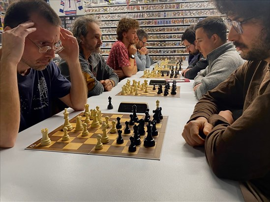 Un tournoi d’échecs rassemble les passionnés à Saguenay 