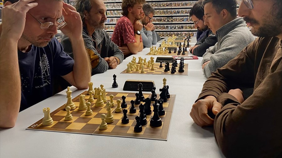 Un tournoi d’échecs rassemble les passionnés à Saguenay 
