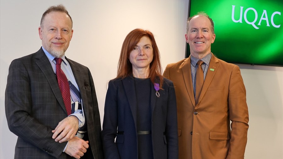 Une professeure de l’UQAC décorée de l’Ordre des Palmes académiques