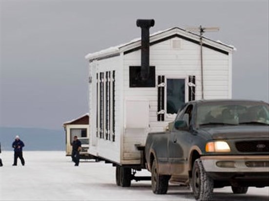 Contact Nature presse les pêcheurs de retirer les cabanes d’ici samedi