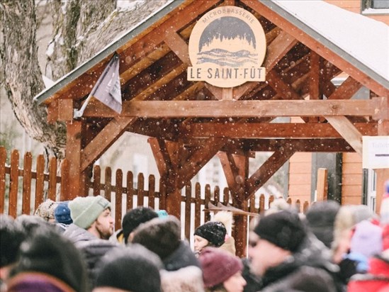 La Fête de la bière frette rassemble des centaines de visiteurs