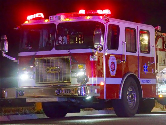 Cinq automobiles partent en fumée