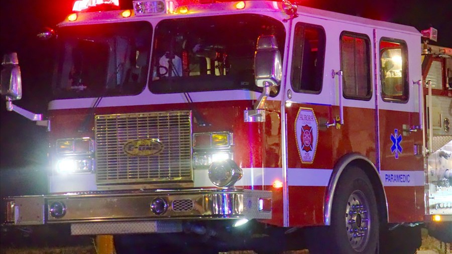 Cinq automobiles partent en fumée