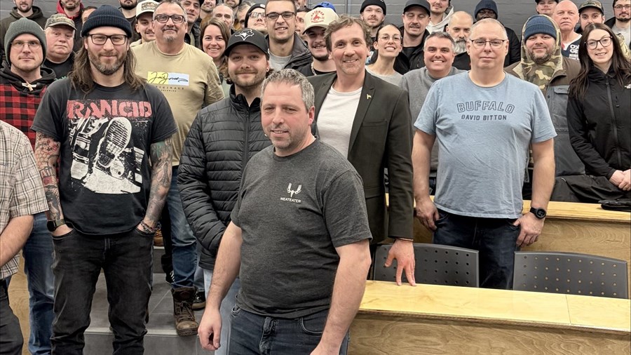 Les employés font une demande au député Yannick Gagnon