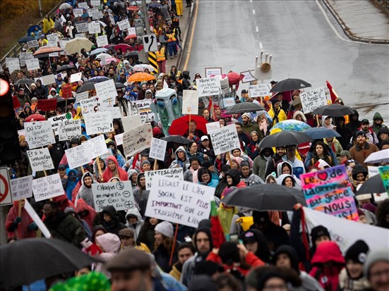 Le milieu communautaire réclame des négociations avec le gouvernement