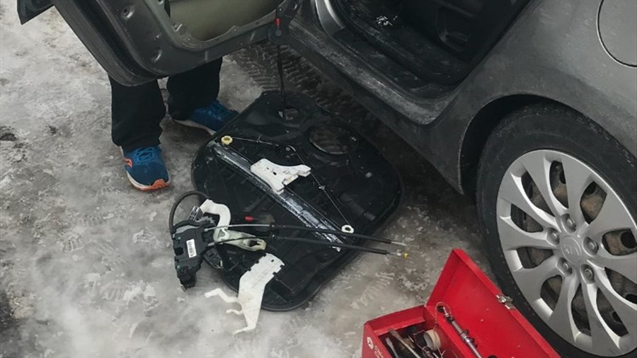 Il se déplace chez vous pour réparer votre auto 