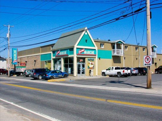 L'Intermarché de Saint-Ambroise temporairement fermé après l'effondrement partiel de son toit