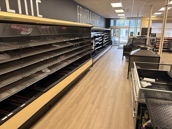 Touché par l’effondrement de son toit, l’Intermarché donne au suivant