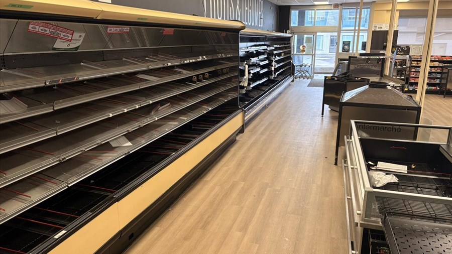 Touché par l’effondrement de son toit, l’Intermarché donne au suivant