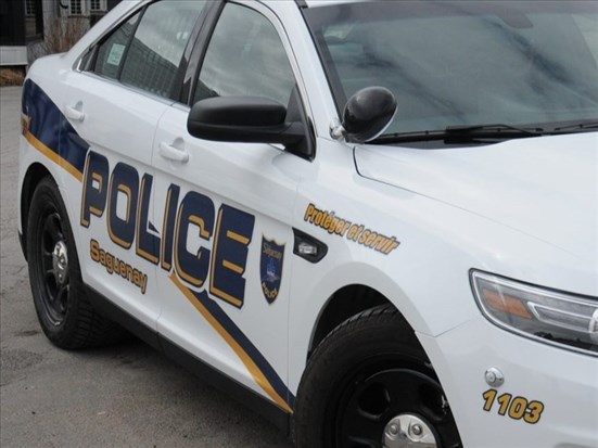 Un conducteur reçoit une amende de 1 500 $ pour avoir transporté des passagers dans la boîte de son camion