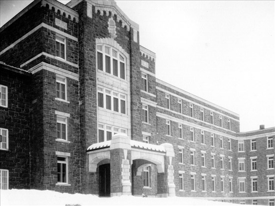 Une victime présumé d'abus rouvre un pan douloureux de son passé