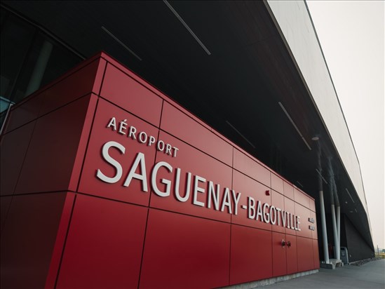 Des douanes à l'aéroport Saguenay-Bagotville? Pas demain la veille