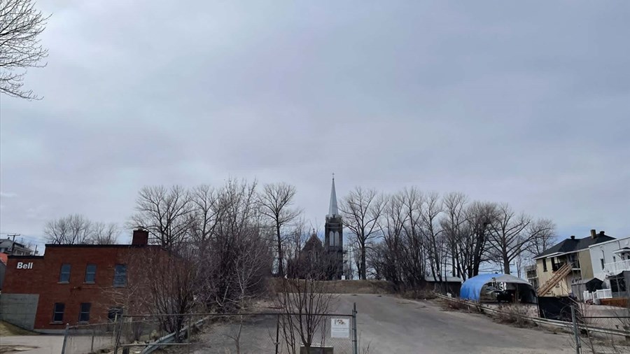 Le projet de logements devant l’église Saint-Édouard ira de l’avant