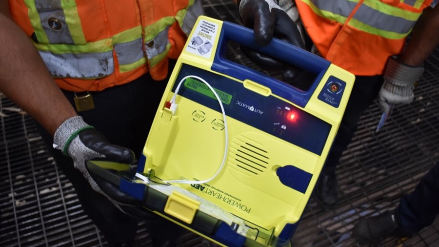 Trois nouveaux défibrillateurs externes déployés à Jonquière 