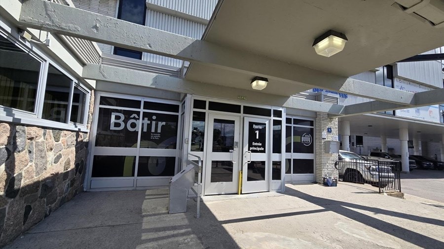 Une cour d’école transformée à la force des bras à Jonquière