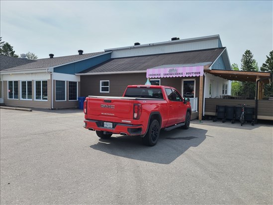 La Tanière gourmande : une nouvelle crèmerie, sandwicherie et boutique à Saint-Ambroise