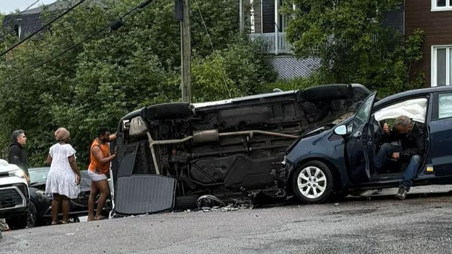 Collision impliquant trois véhicules à Chicoutimi 