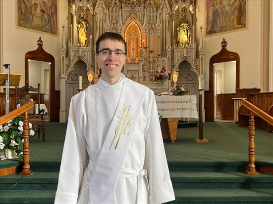 Un caméraman de Saguenay deviendra prêtre ce weekend