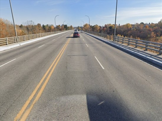 Une fillette de 5 ans seule sur le pont Nelson, à Jonquière
