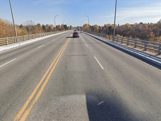 Une fillette de 5 ans seule sur le pont Nelson, à Jonquière
