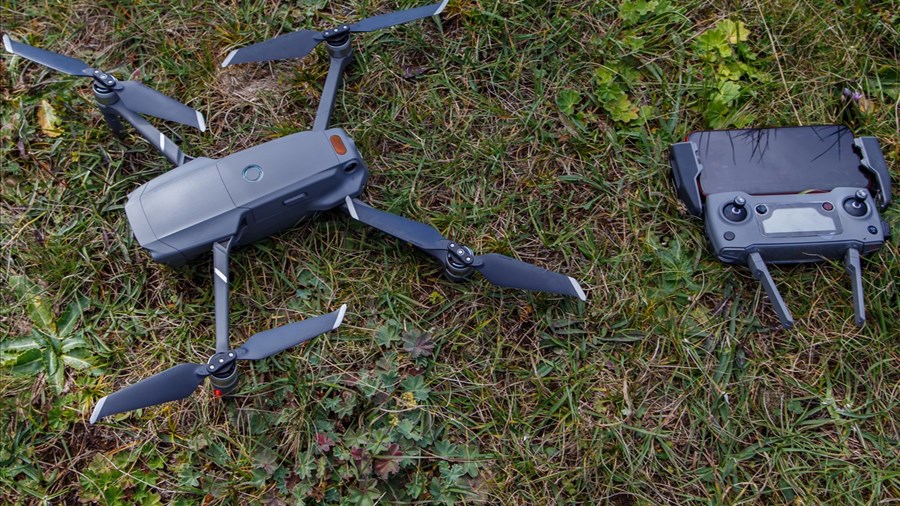 Nus à Saint-Jean-Vianney : surpris par des drones!