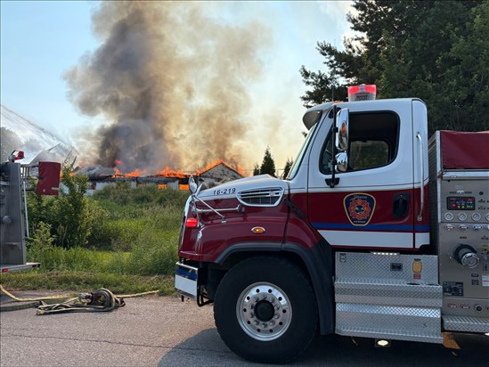 Une écurie en feu à Chicoutimi