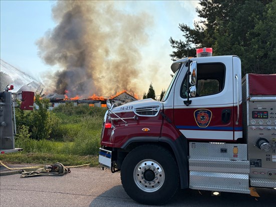Une écurie en feu à Chicoutimi