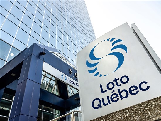 Le club Kiwanis de Chicoutimi reçoit 5 000 $ de Loto-Québec