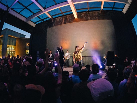 63 artistes régionaux dans les centres-villes de Saguenay
