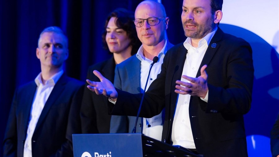 Le PQ promet d’améliorer l’accès aux soins et au transport en région